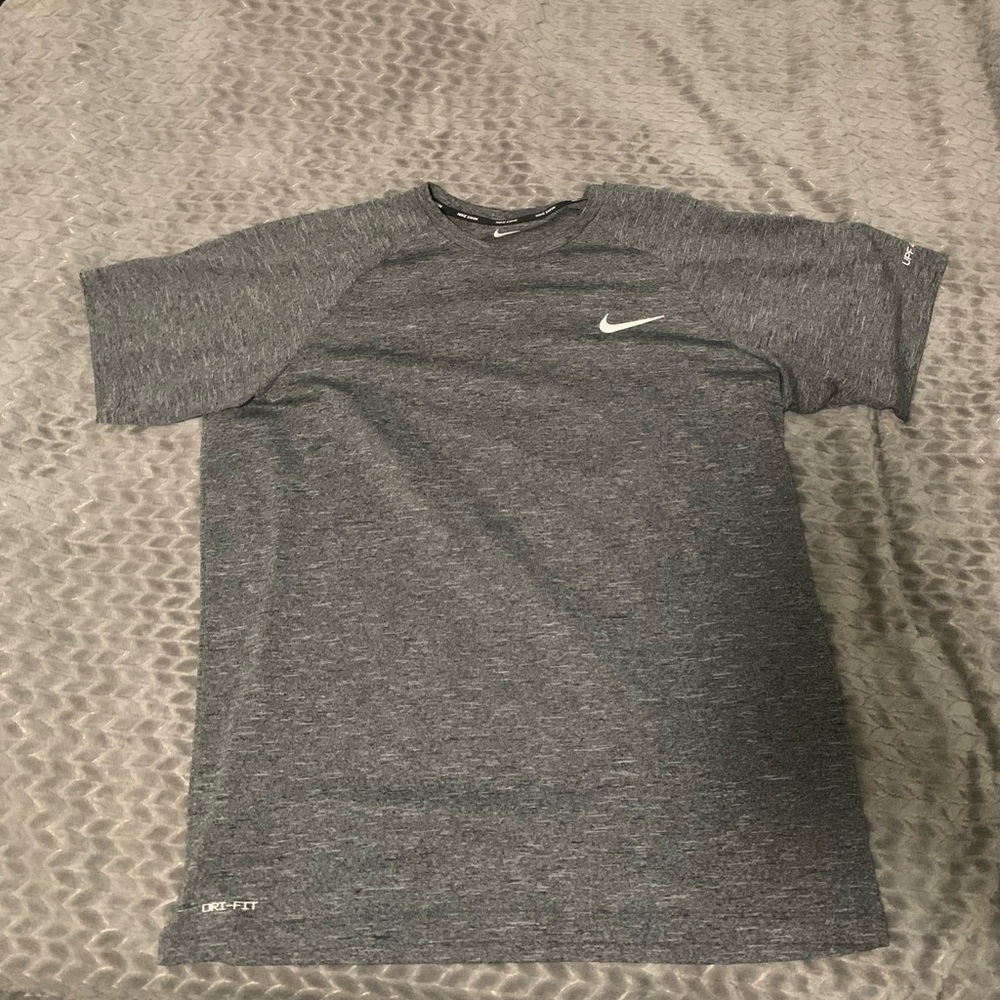 Nike Gray Short Sleeve Tee